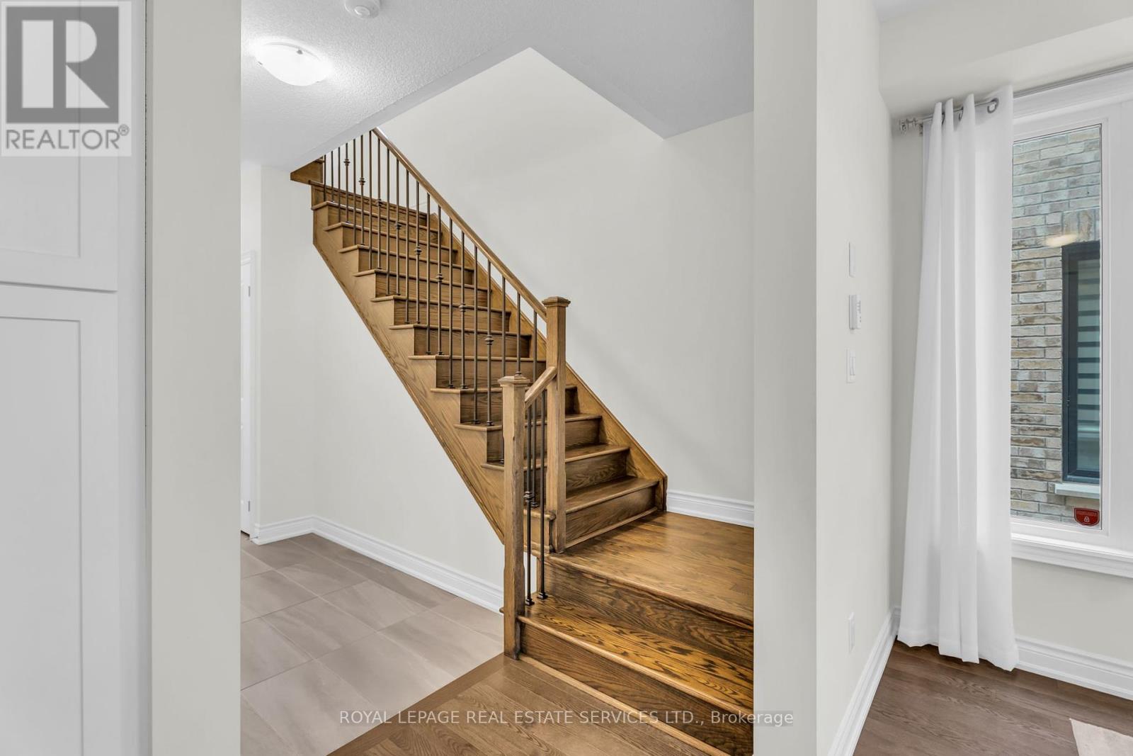 Upper - 4 Hammerslea Court, Brampton, Ontario  L6Y 2A5 - Photo 16 - W12209081