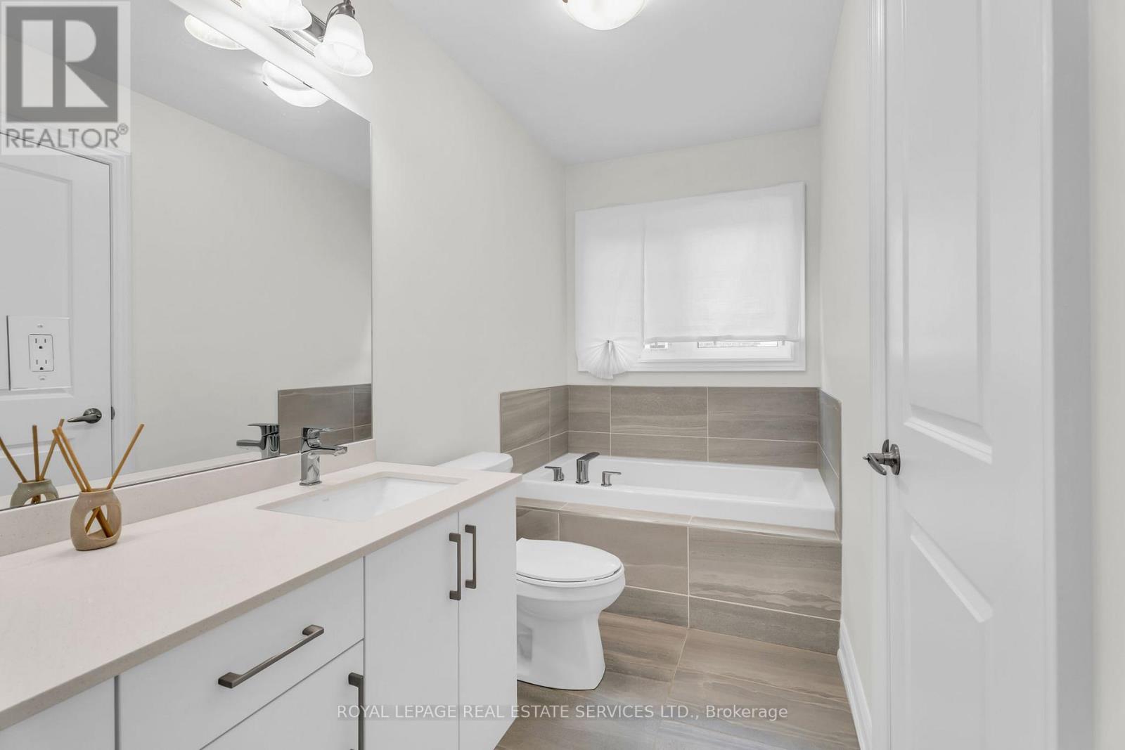 Upper - 4 Hammerslea Court, Brampton, Ontario  L6Y 2A5 - Photo 22 - W12209081