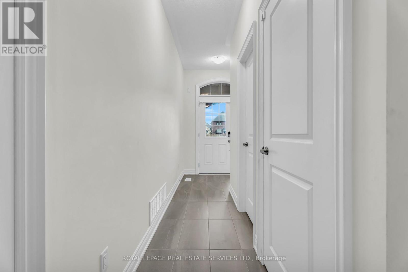 Upper - 4 Hammerslea Court, Brampton, Ontario  L6Y 2A5 - Photo 32 - W12209081