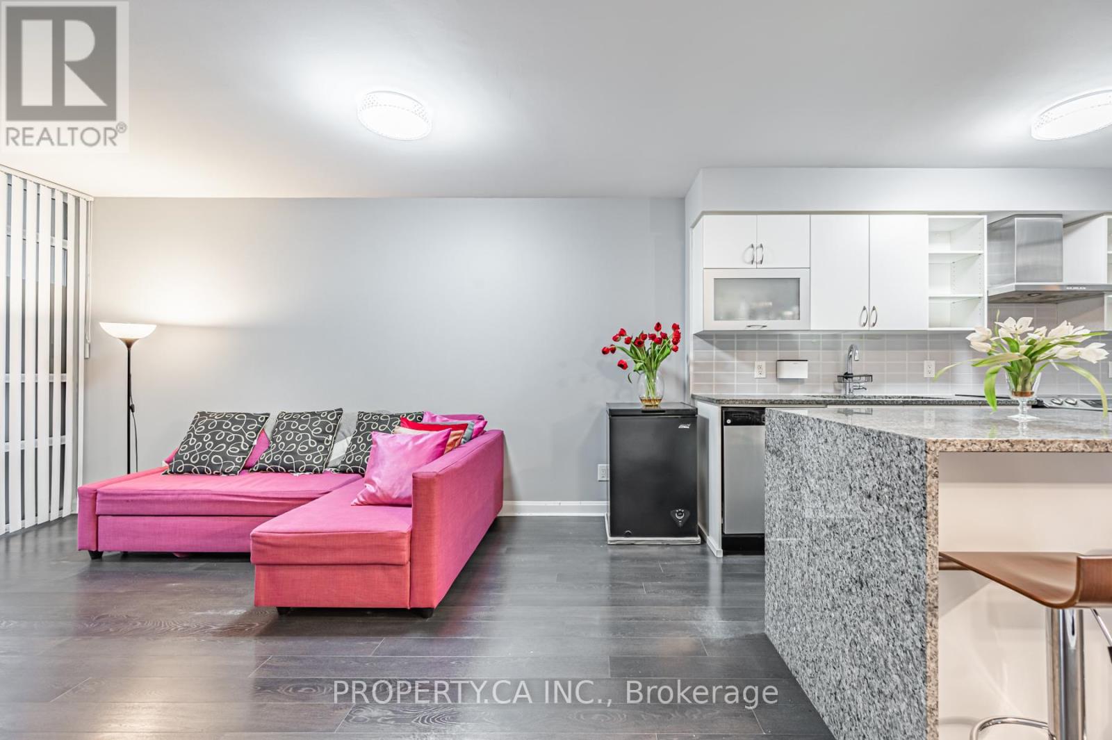 812 - 1 Michael Power Place, Toronto (Islington-City Centre West), Ontario  M9A 0A2 - Photo 10 - W12209098
