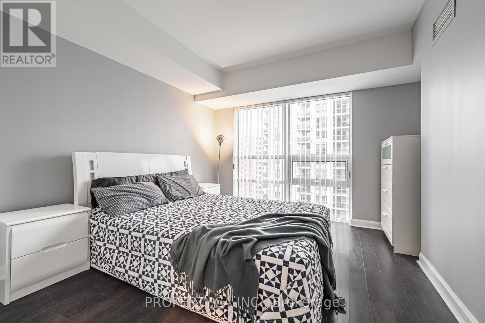 812 - 1 Michael Power Place, Toronto (Islington-City Centre West), Ontario  M9A 0A2 - Photo 12 - W12209098