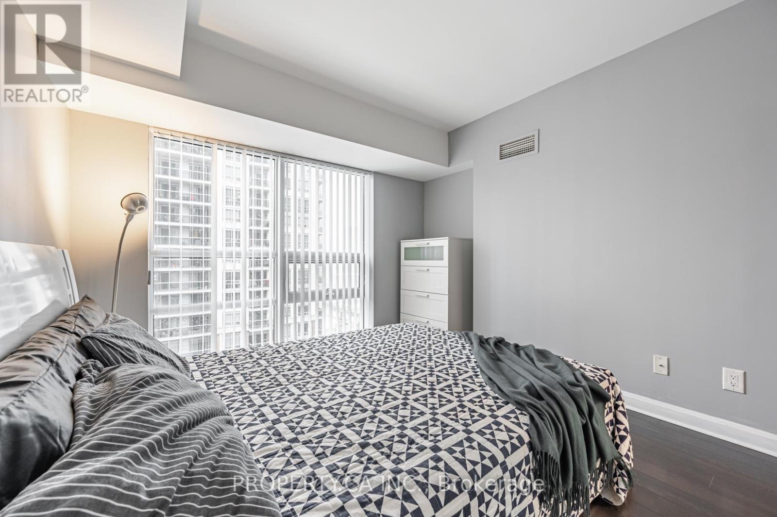 812 - 1 Michael Power Place, Toronto (Islington-City Centre West), Ontario  M9A 0A2 - Photo 13 - W12209098