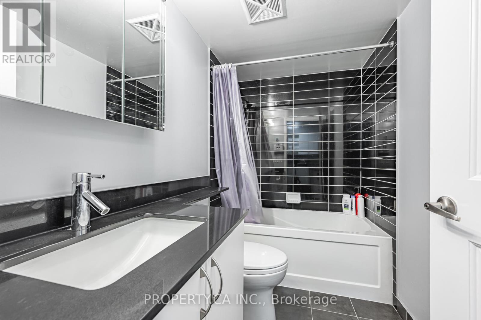 812 - 1 Michael Power Place, Toronto (Islington-City Centre West), Ontario  M9A 0A2 - Photo 14 - W12209098