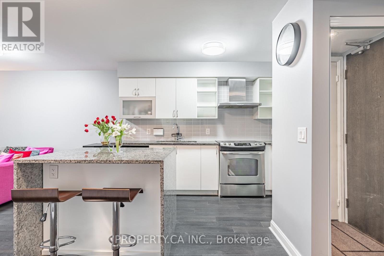 812 - 1 Michael Power Place, Toronto (Islington-City Centre West), Ontario  M9A 0A2 - Photo 4 - W12209098