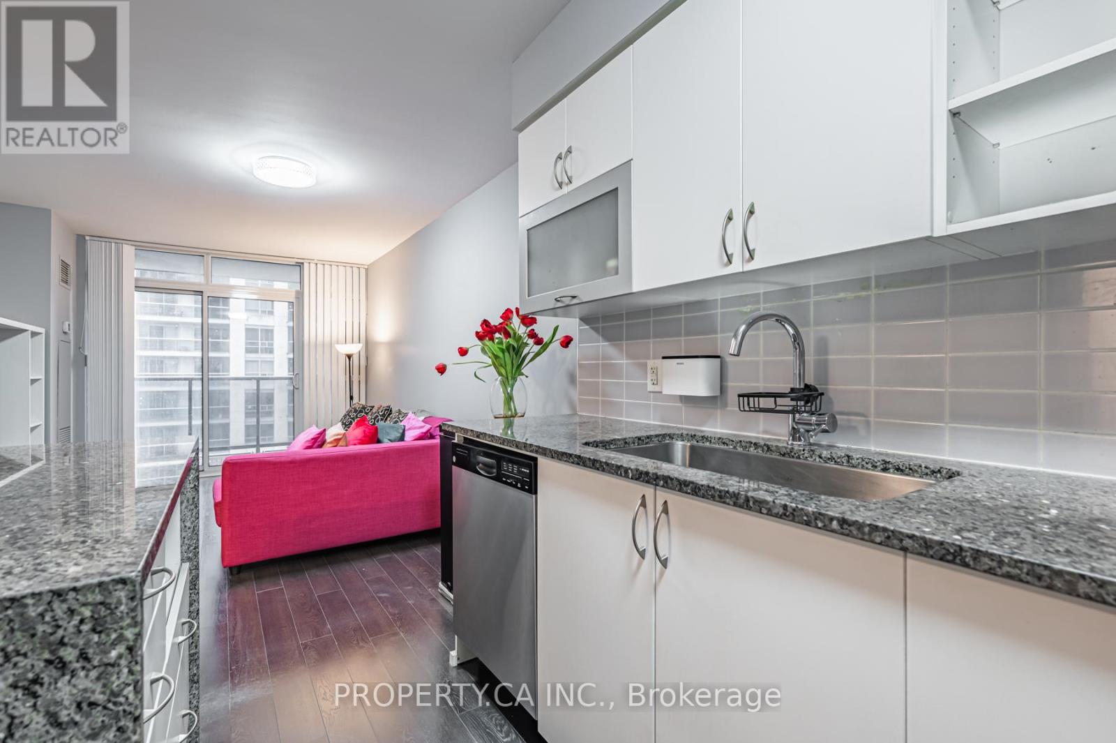 812 - 1 Michael Power Place, Toronto (Islington-City Centre West), Ontario  M9A 0A2 - Photo 7 - W12209098