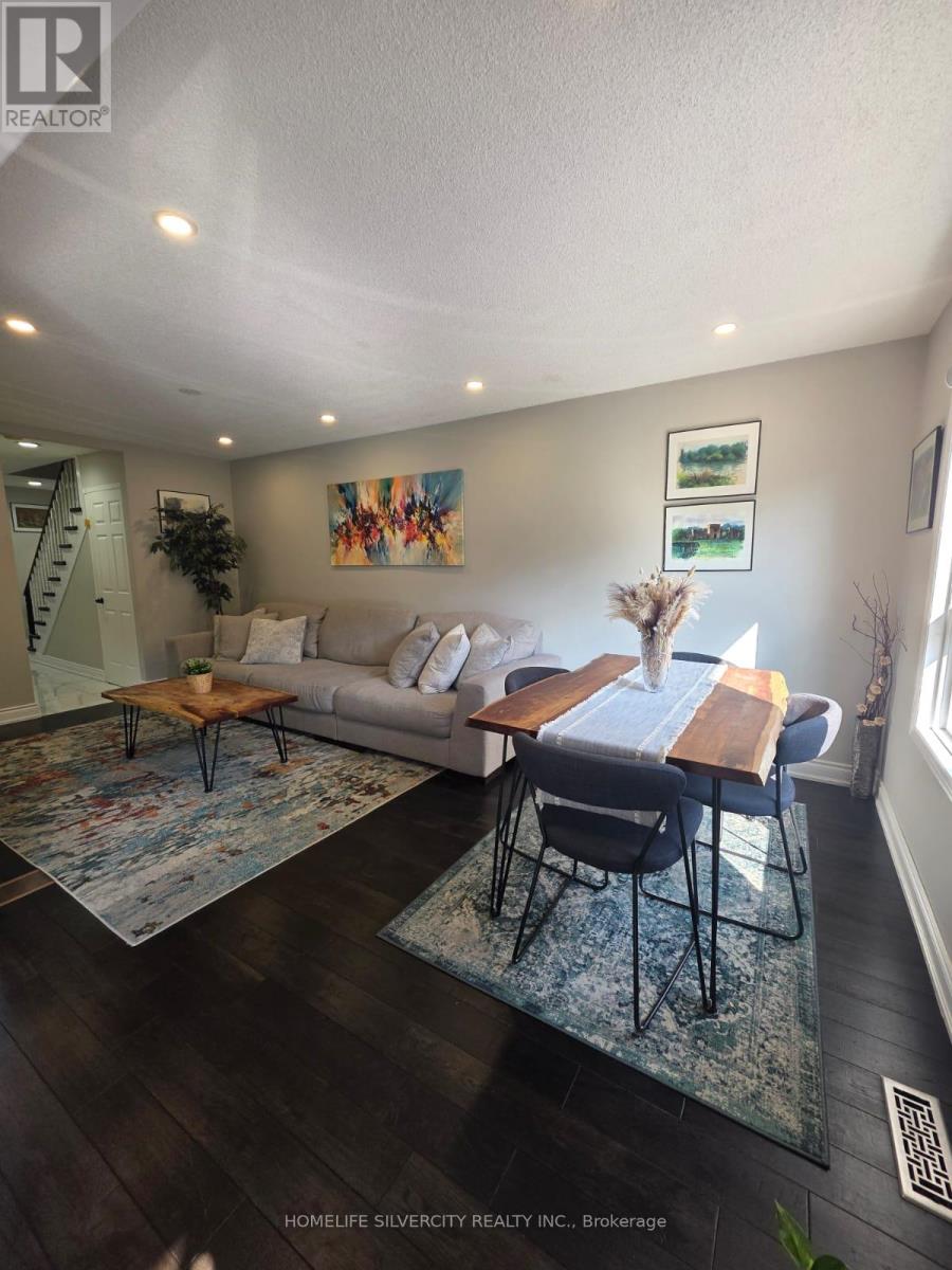 4800 Rosebush Road, Mississauga (East Credit), Ontario  L5M 5N1 - Photo 3 - W12209152