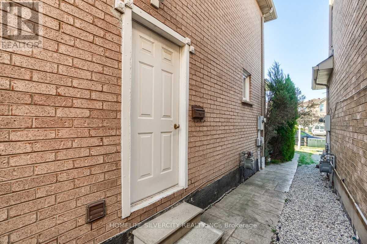 4800 Rosebush Road, Mississauga (East Credit), Ontario  L5M 5N1 - Photo 33 - W12209152