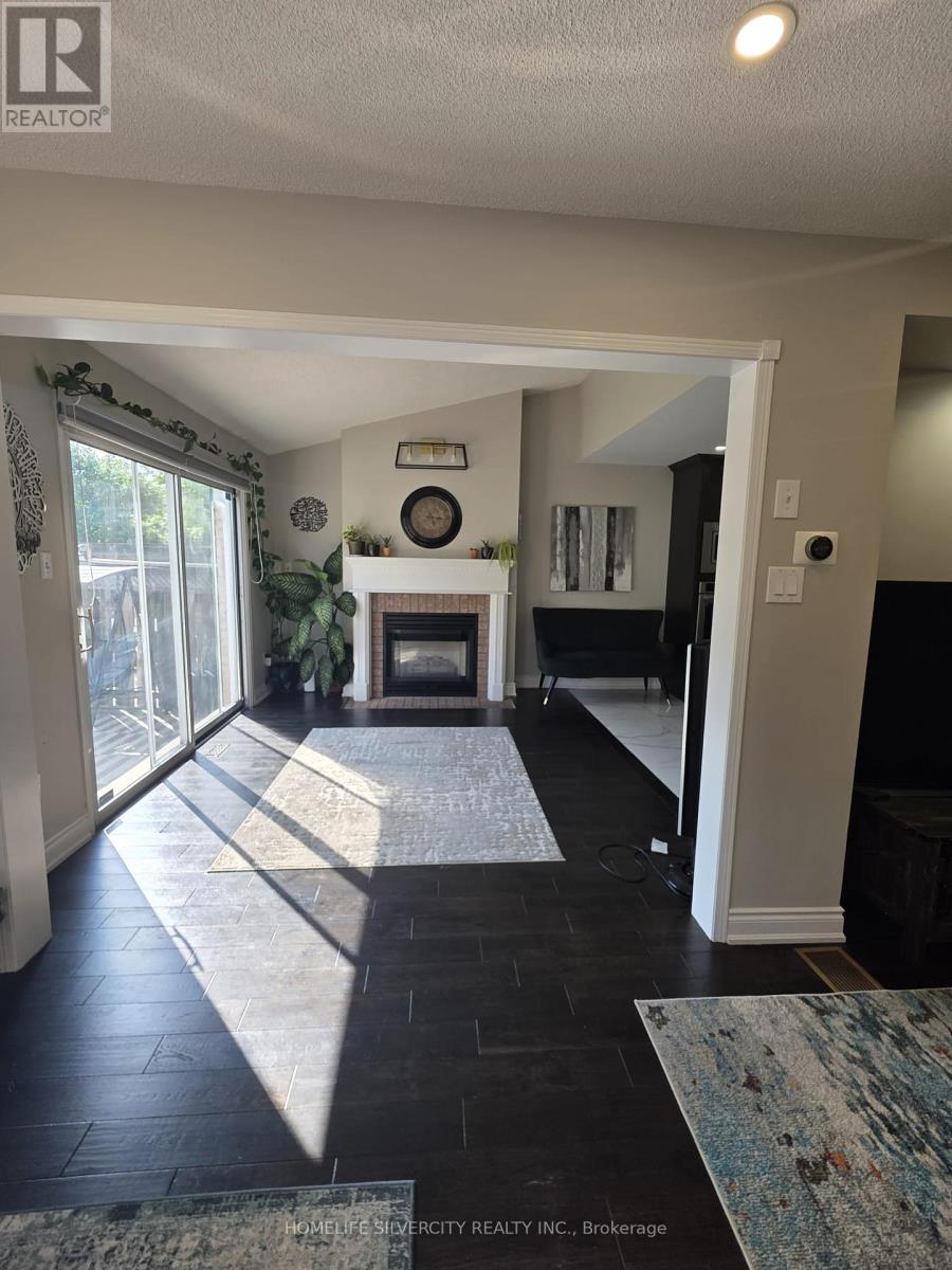 4800 Rosebush Road, Mississauga (East Credit), Ontario  L5M 5N1 - Photo 5 - W12209152