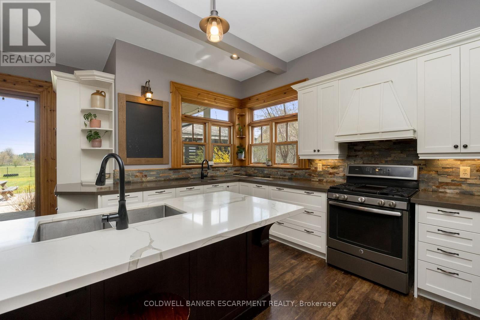 13467 Fourth Line N, Halton Hills (Rural Halton Hills), Ontario  L7J 2L8 - Photo 17 - W12209191