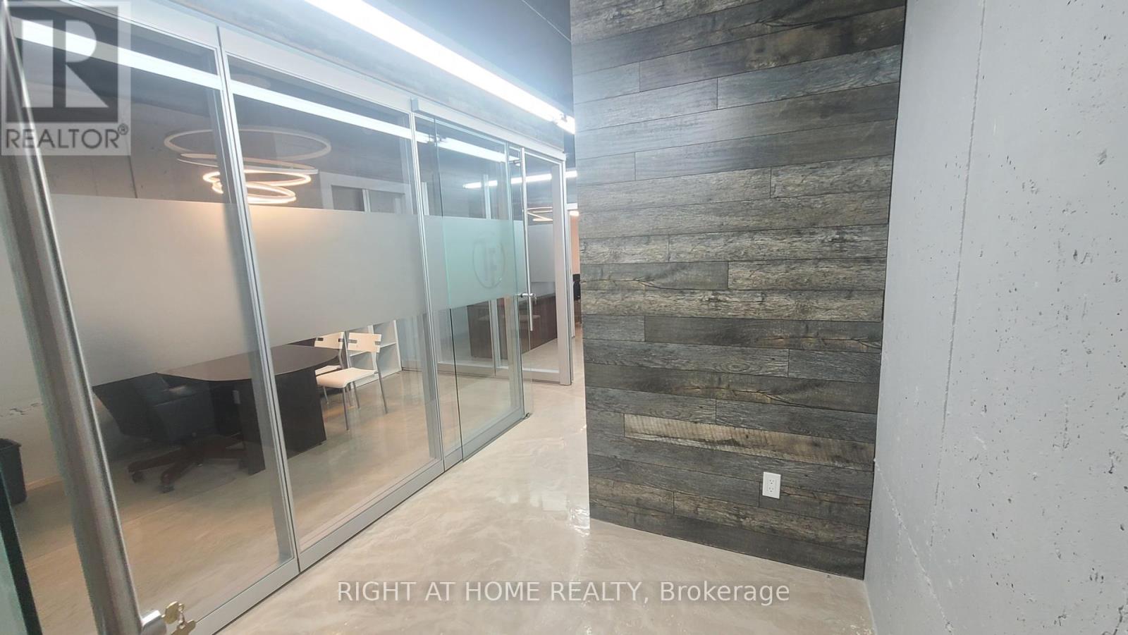 104 - 49 Hillcrest Avenue, Brampton (Queen Street Corridor), Ontario  L6W 4V4 - Photo 13 - W12209193