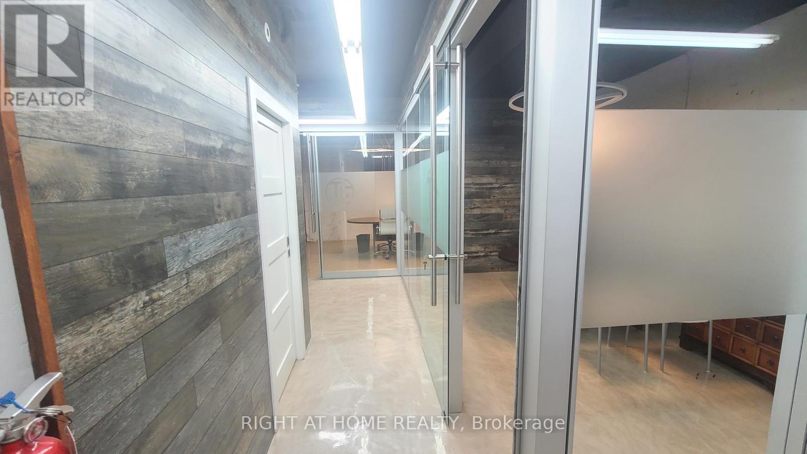 104 - 49 Hillcrest Avenue, Brampton (Queen Street Corridor), Ontario  L6W 4V4 - Photo 8 - W12209193