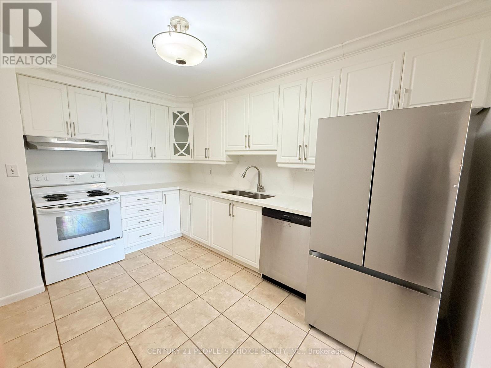 15 - 3308 The Credit Woodlands, Mississauga (Erindale), Ontario  L5C 2J8 - Photo 4 - W12209197