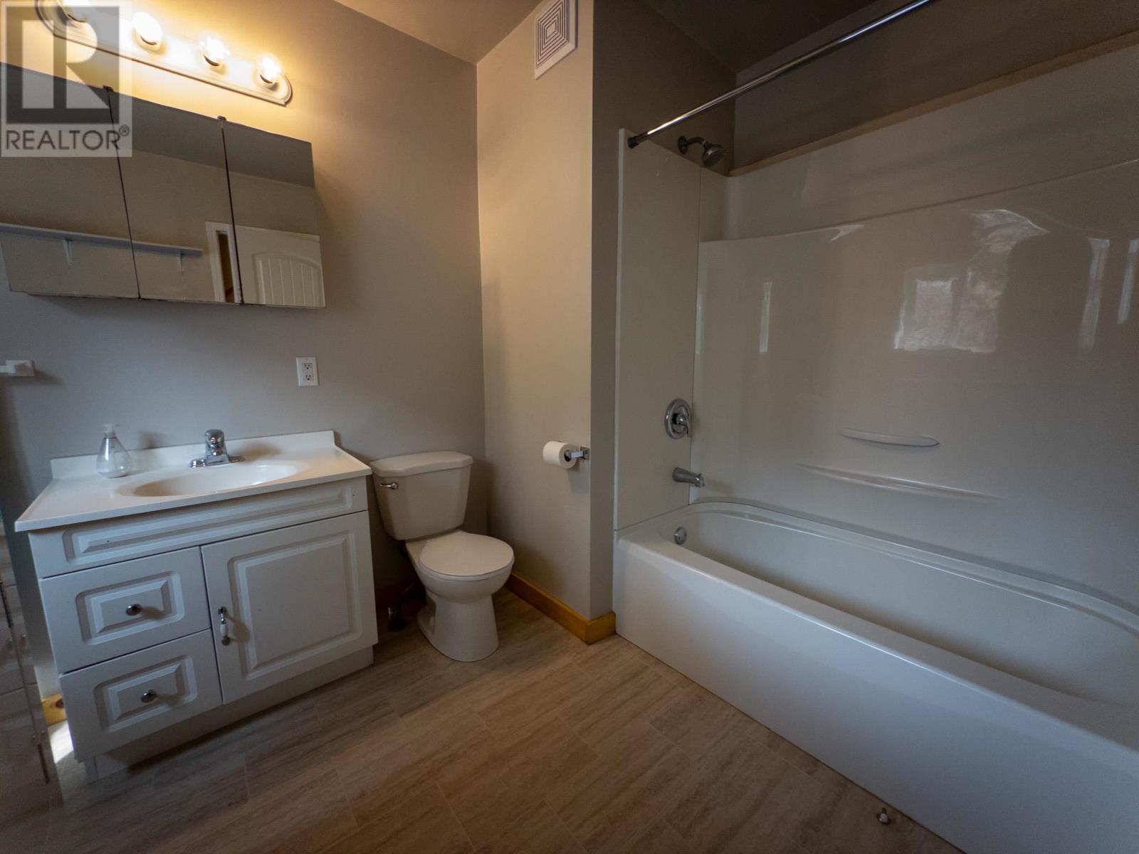 2 Mcquillan Street, Kenora, Ontario  P9N 3S5 - Photo 20 - TB250852