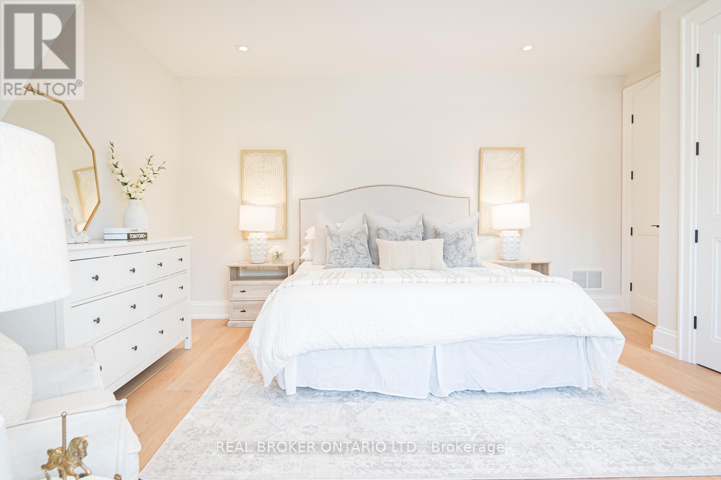307 Martin Street, Milton (Om Old Milton), Ontario  L9T 2R7 - Photo 32 - W12209202