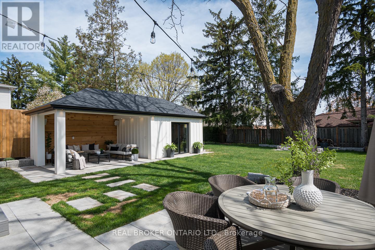 307 Martin Street, Milton (Om Old Milton), Ontario  L9T 2R7 - Photo 49 - W12209202