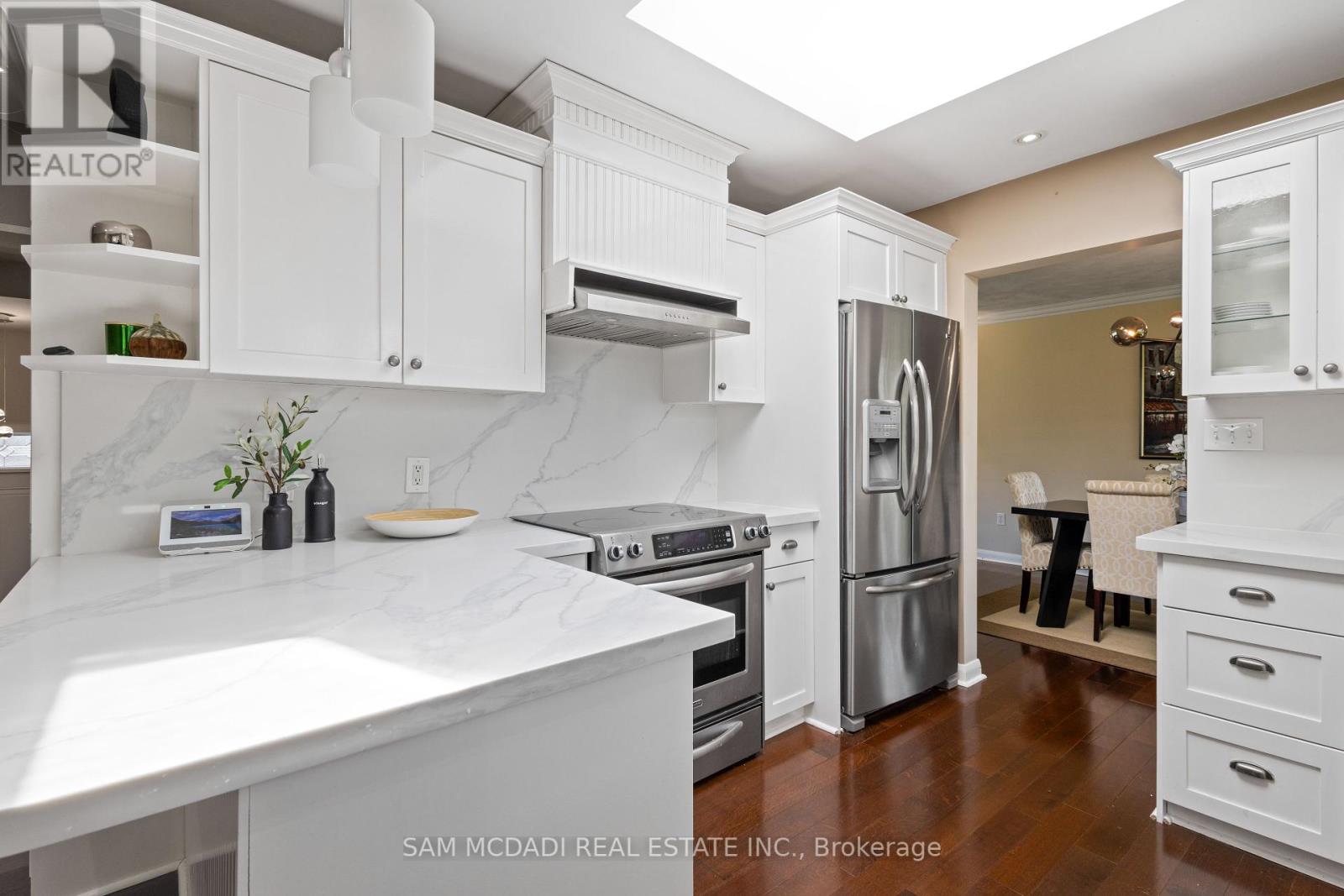 1639 Truscott Drive, Mississauga (Lorne Park), Ontario  L5J 1Z5 - Photo 10 - W12209219