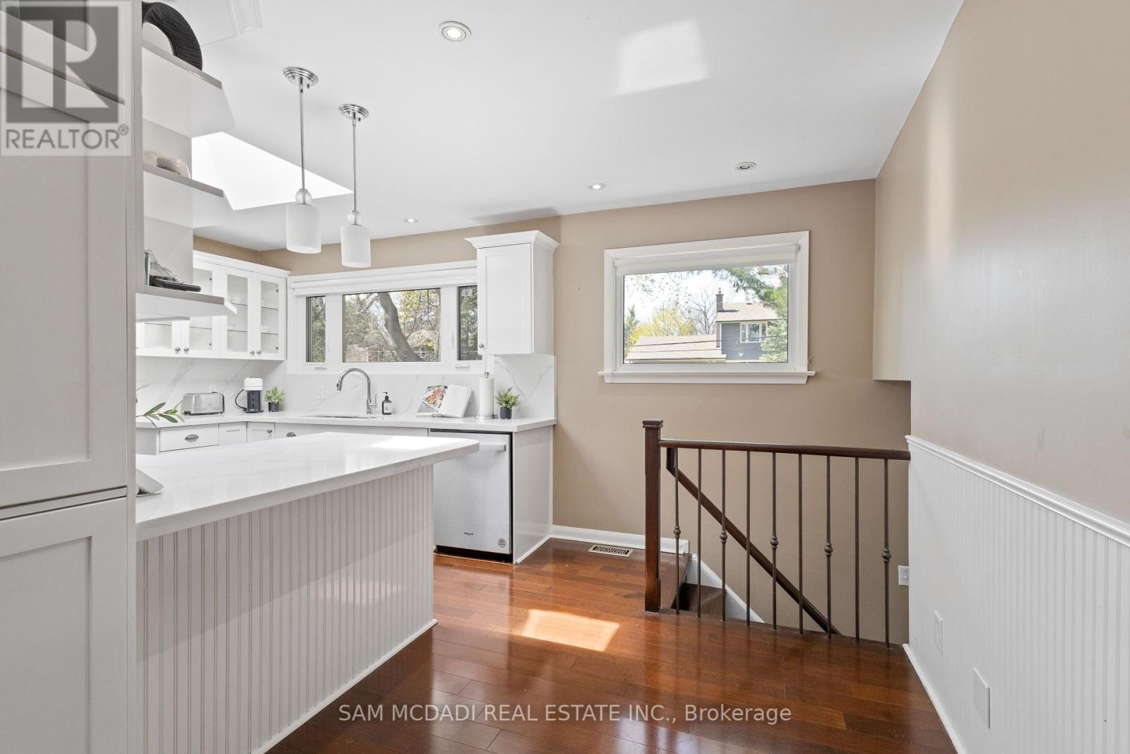 1639 Truscott Drive, Mississauga (Lorne Park), Ontario  L5J 1Z5 - Photo 13 - W12209219