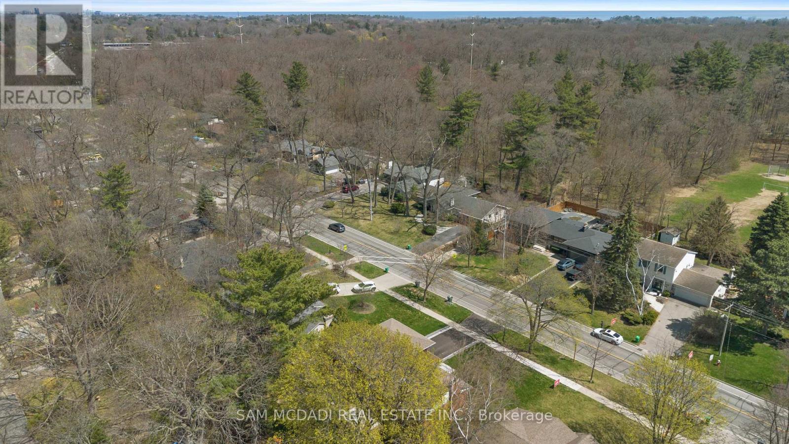 1639 Truscott Drive, Mississauga (Lorne Park), Ontario  L5J 1Z5 - Photo 4 - W12209219