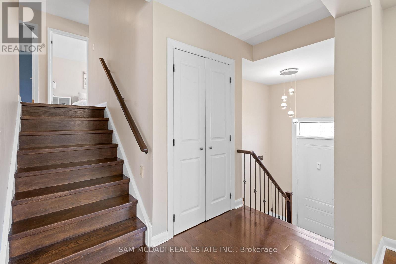 1639 Truscott Drive, Mississauga (Lorne Park), Ontario  L5J 1Z5 - Photo 5 - W12209219