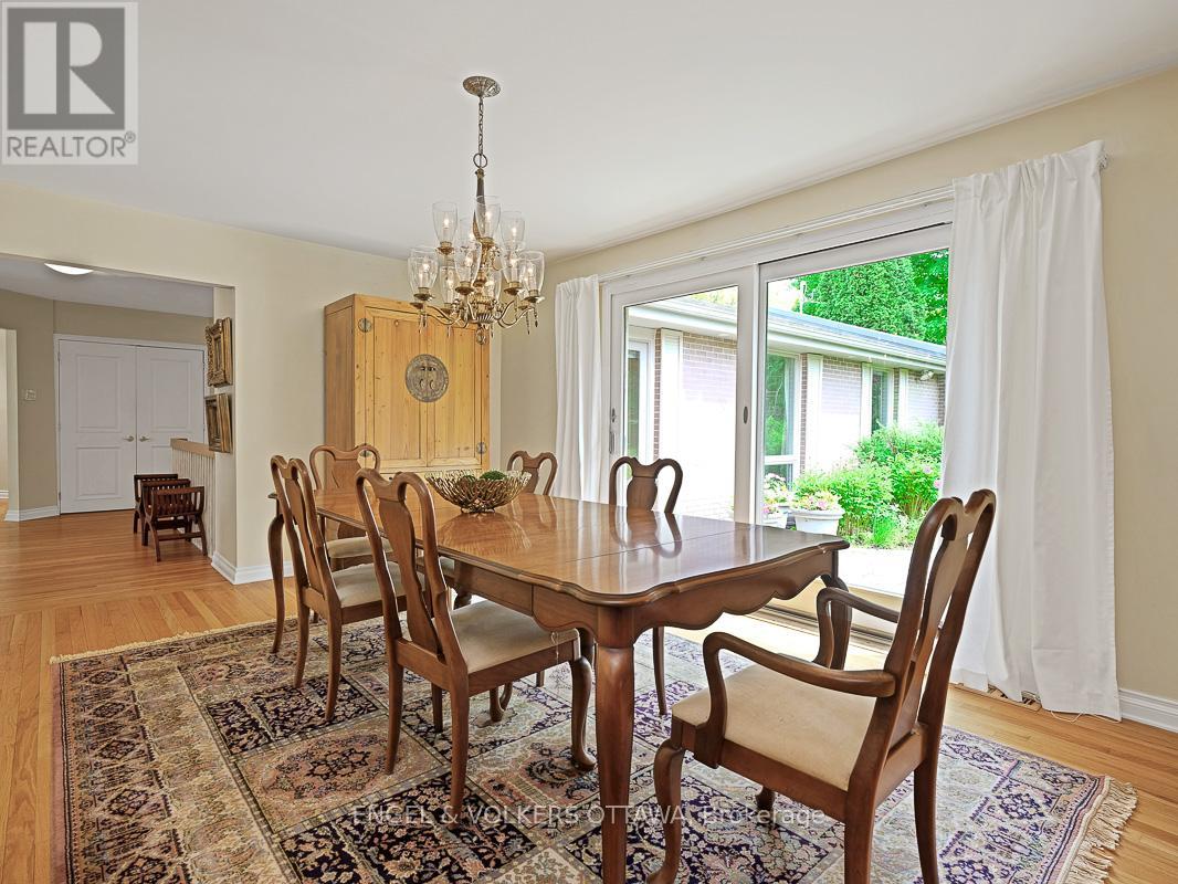 170 Sandridge Road, Ottawa, Ontario  K1L 5A1 - Photo 15 - X12209325