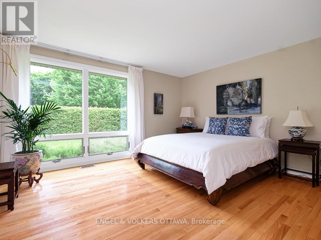 170 Sandridge Road, Ottawa, Ontario  K1L 5A1 - Photo 29 - X12209325
