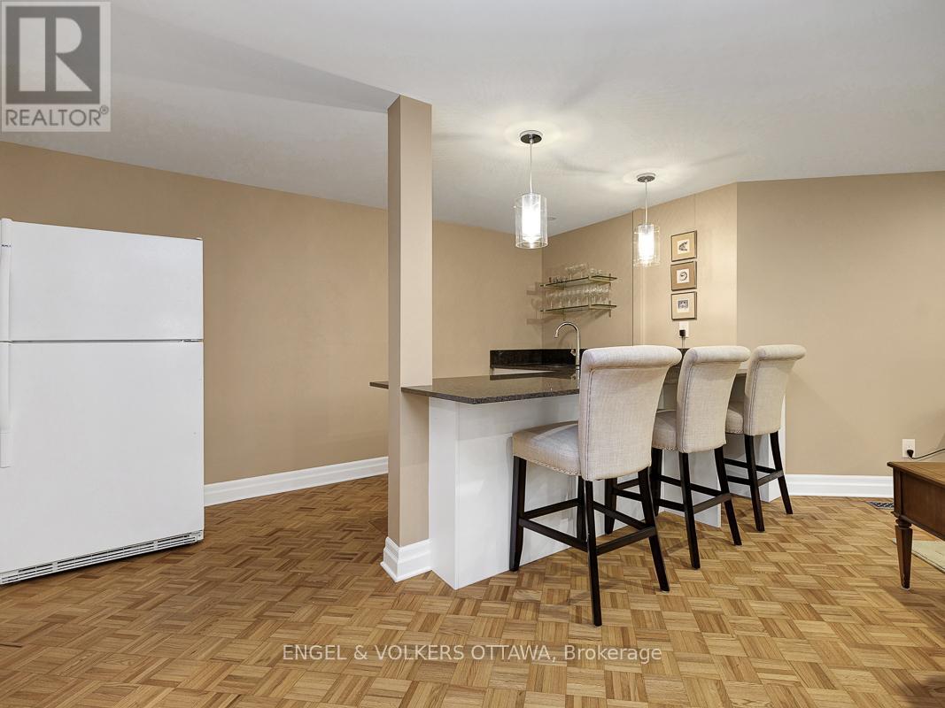 170 Sandridge Road, Ottawa, Ontario  K1L 5A1 - Photo 37 - X12209325