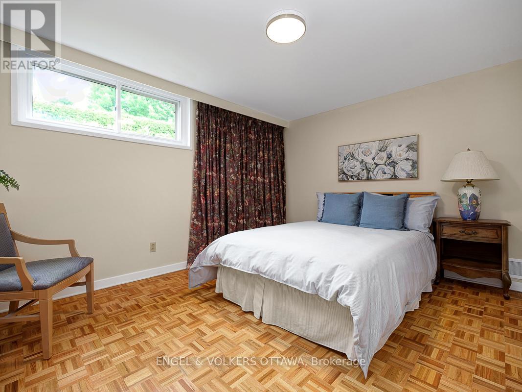 170 Sandridge Road, Ottawa, Ontario  K1L 5A1 - Photo 38 - X12209325
