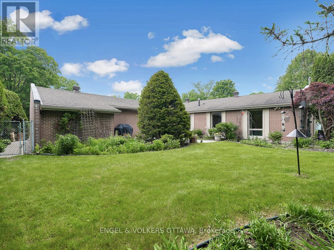 170 Sandridge Road, Ottawa, Ontario  K1L 5A1 - Photo 48 - X12209325
