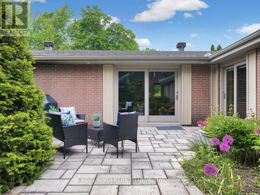 170 Sandridge Road, Ottawa, Ontario  K1L 5A1 - Photo 49 - X12209325