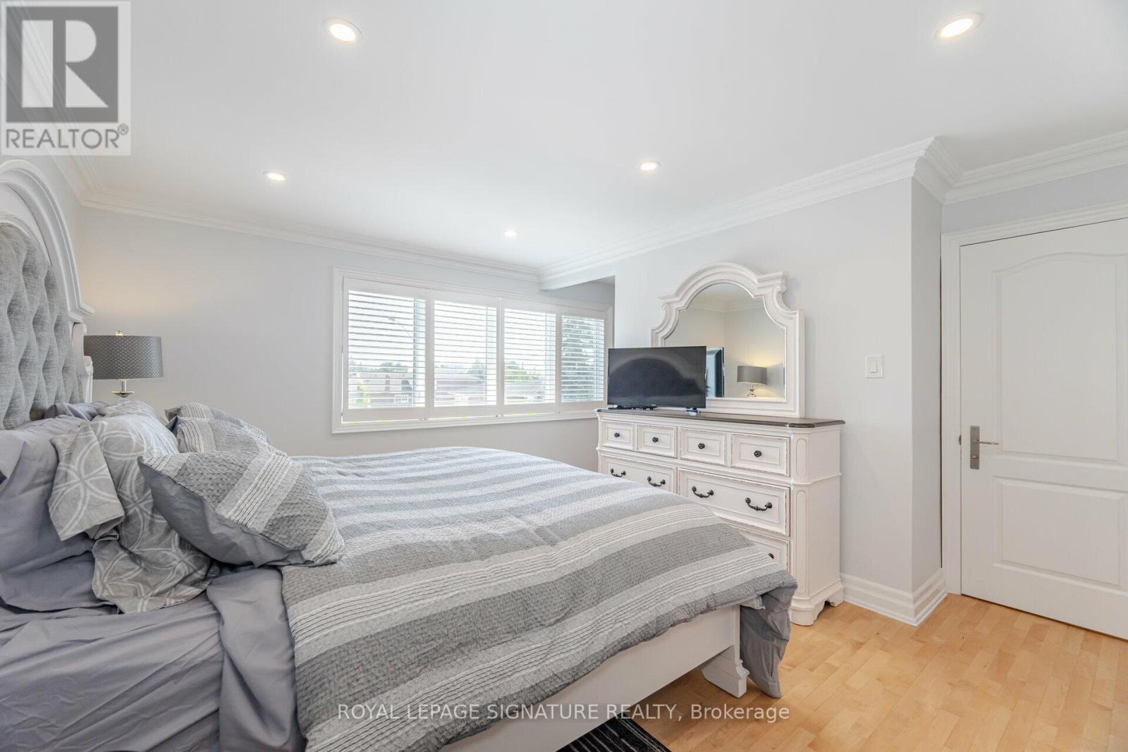 762 Vermouth Avenue, Mississauga, Ontario  L5A 3T3 - Photo 20 - W12149749