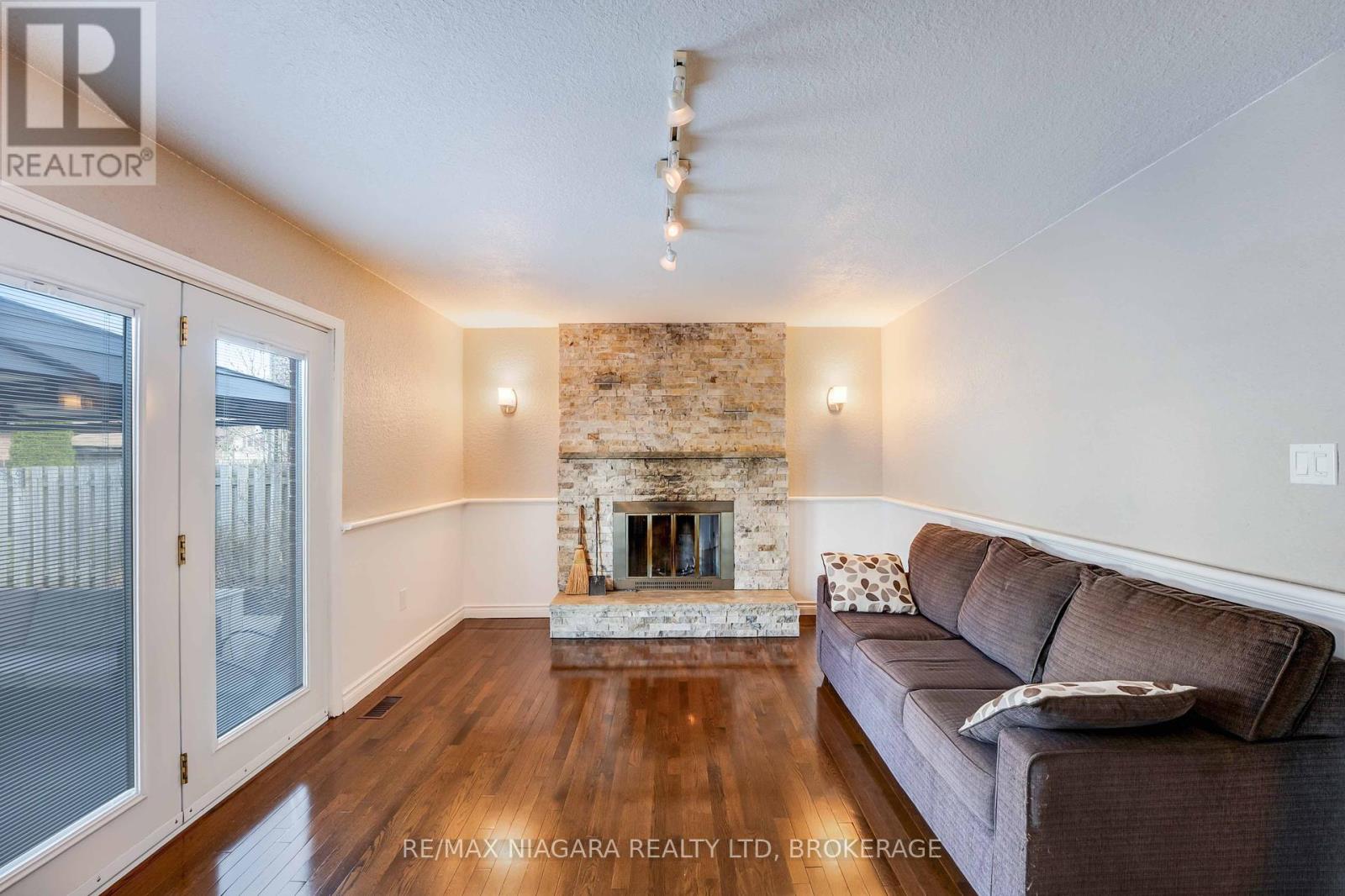 7639 Jubilee Drive, Niagara Falls (Marineland), Ontario  L2G 7M4 - Photo 16 - X12209310