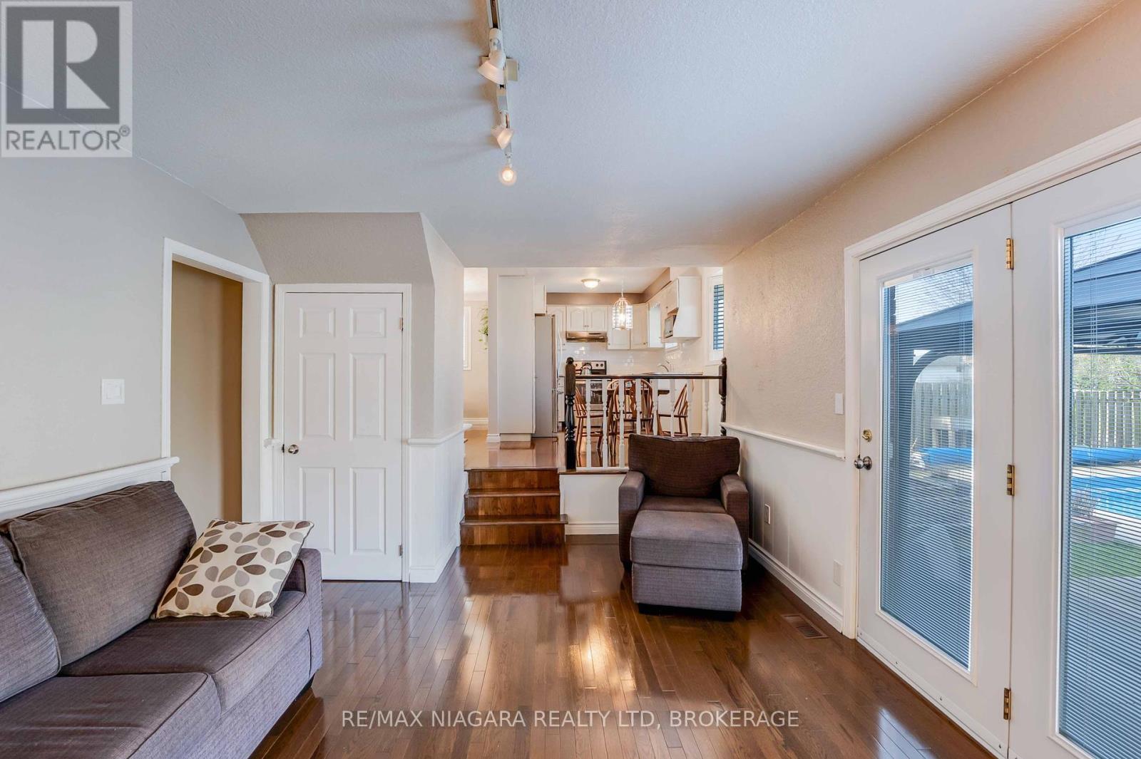 7639 Jubilee Drive, Niagara Falls (Marineland), Ontario  L2G 7M4 - Photo 17 - X12209310
