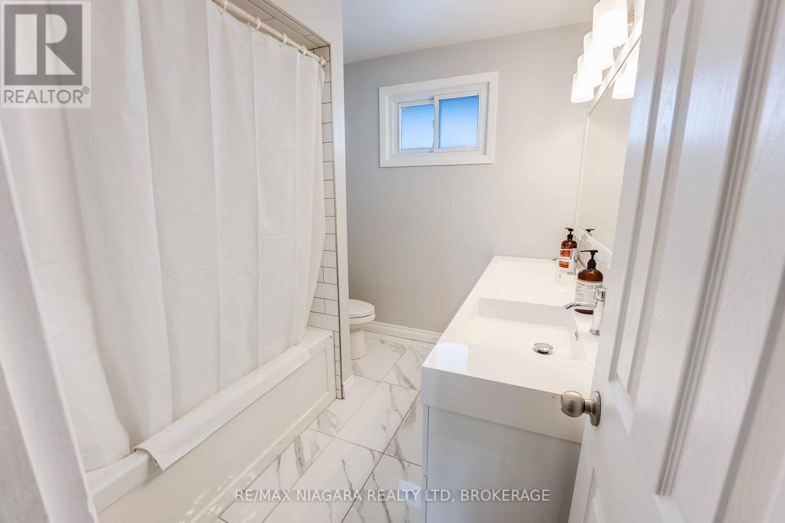 7639 Jubilee Drive, Niagara Falls (Marineland), Ontario  L2G 7M4 - Photo 21 - X12209310