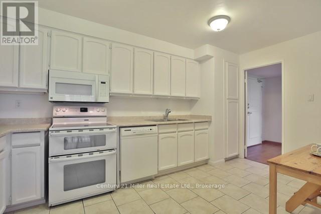 203 - 2185 Marine Drive, Oakville, Ontario  L6L 5L6 - Photo 14 - W12209294