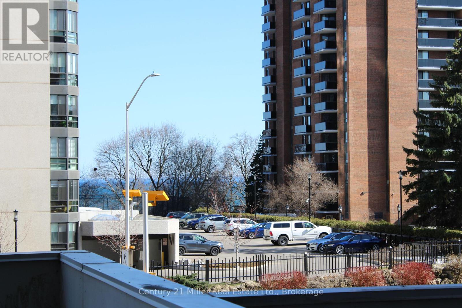 203 - 2185 Marine Drive, Oakville, Ontario  L6L 5L6 - Photo 32 - W12209294