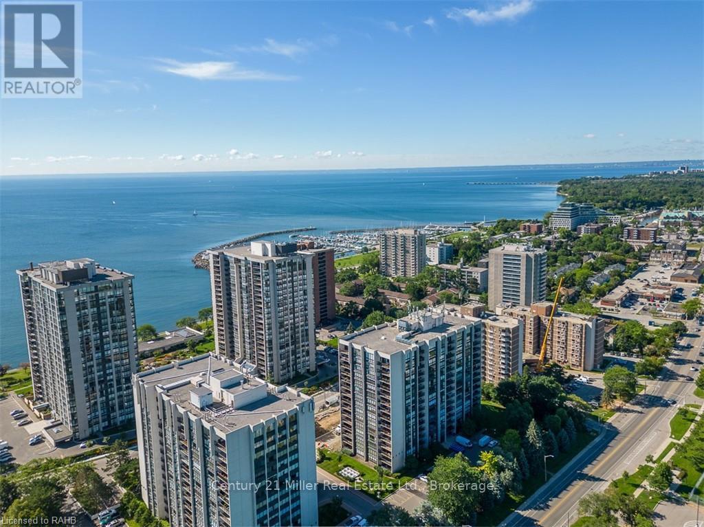 203 - 2185 Marine Drive, Oakville, Ontario  L6L 5L6 - Photo 4 - W12209294