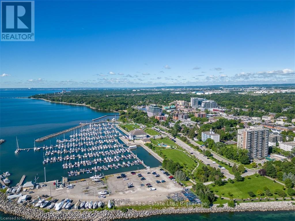 203 - 2185 Marine Drive, Oakville, Ontario  L6L 5L6 - Photo 5 - W12209294