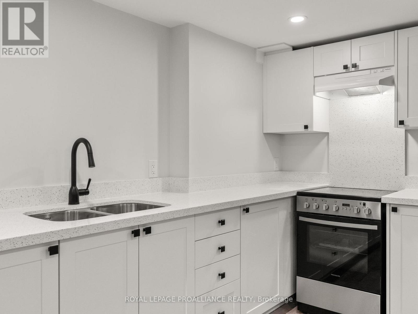 Lower-Level - 160 Munroe Street, Cobourg, Ontario  K9A 1C1 - Photo 8 - X12185184