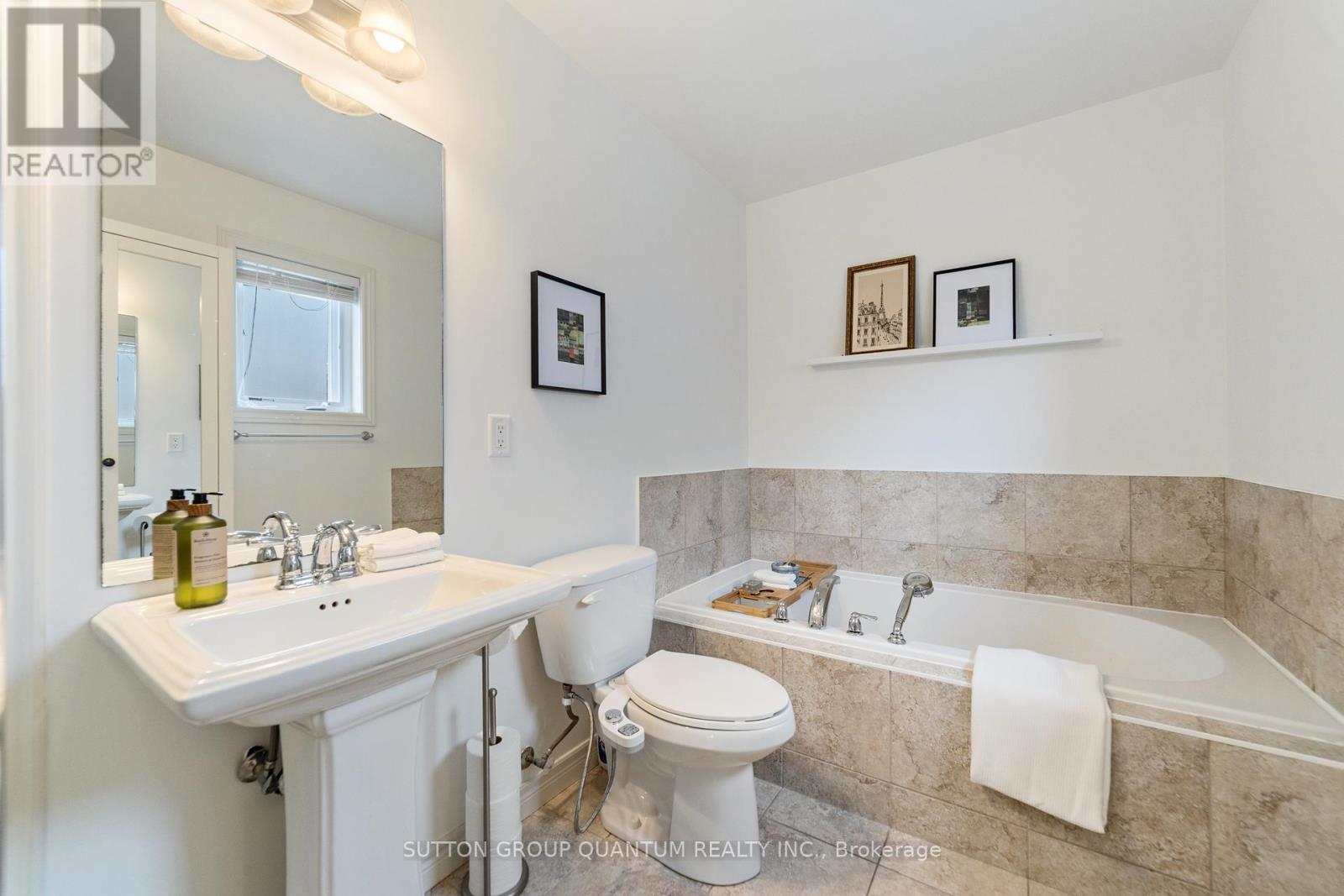 80 Lorne Avenue, Grimsby, Ontario  L3M 0C7 - Photo 15 - X12208767