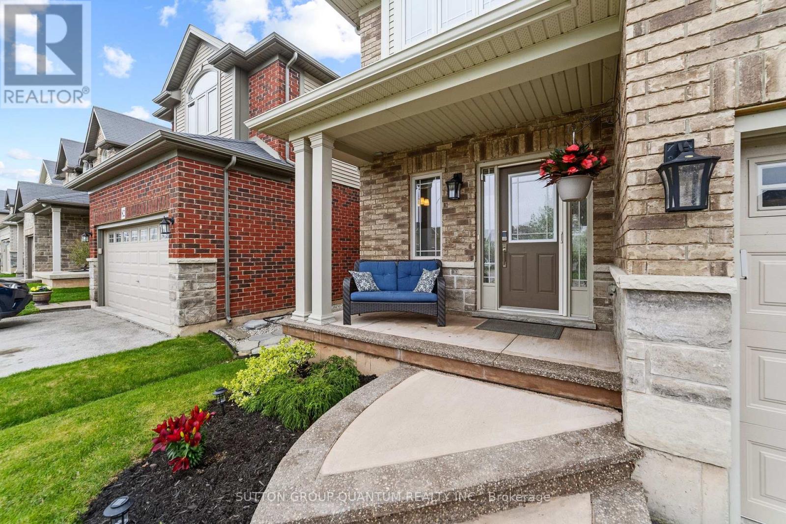 80 Lorne Avenue, Grimsby, Ontario  L3M 0C7 - Photo 2 - X12208767