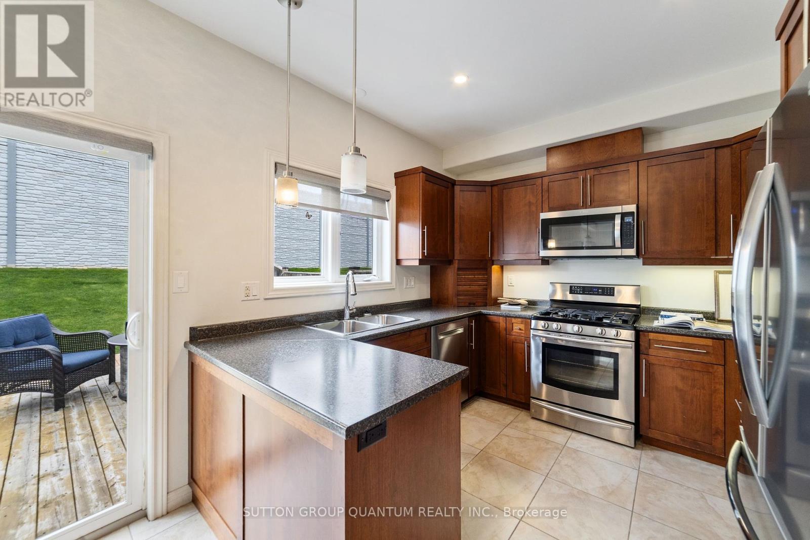 80 Lorne Avenue, Grimsby, Ontario  L3M 0C7 - Photo 8 - X12208767