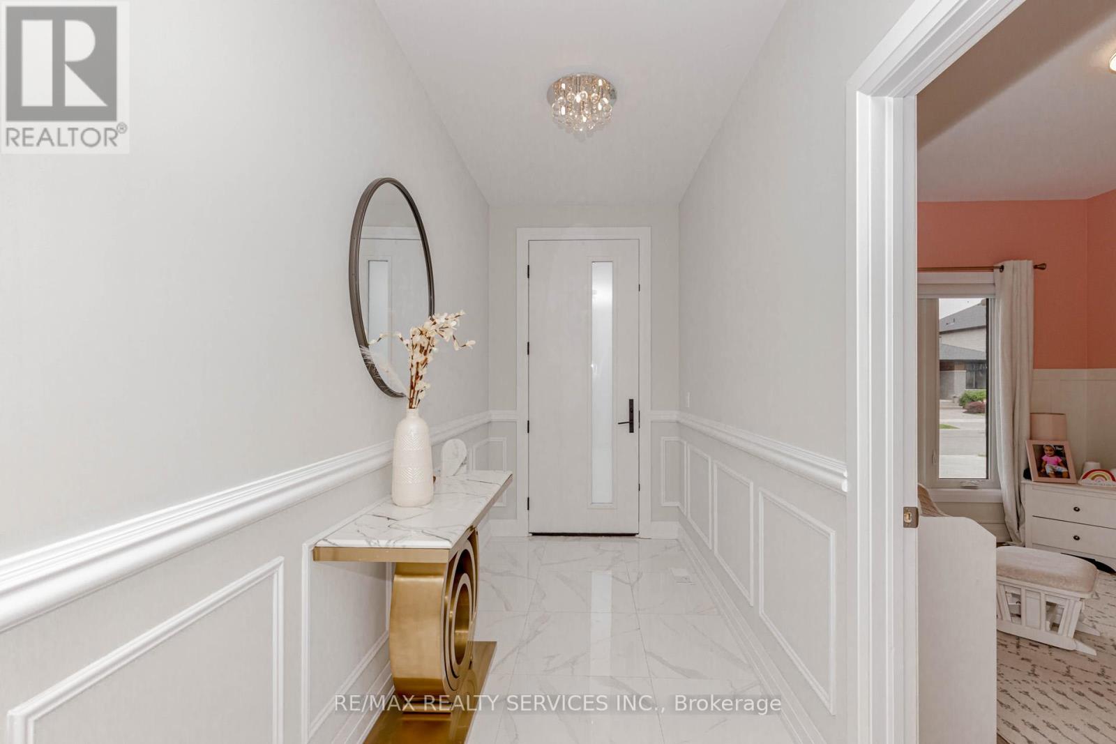 109 Kensington Street, Welland, Ontario  L3C 0G2 - Photo 3 - X12208829
