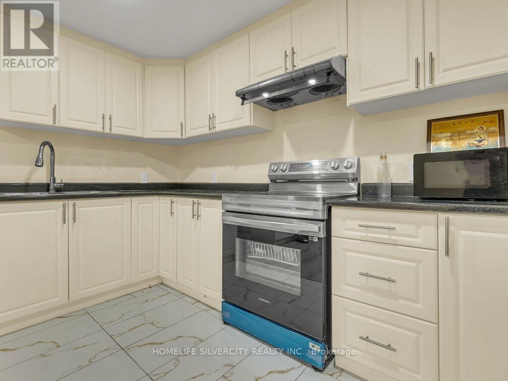434 Woodbine Avenue, Kitchener, Ontario  N2R 0A6 - Photo 32 - X12208864
