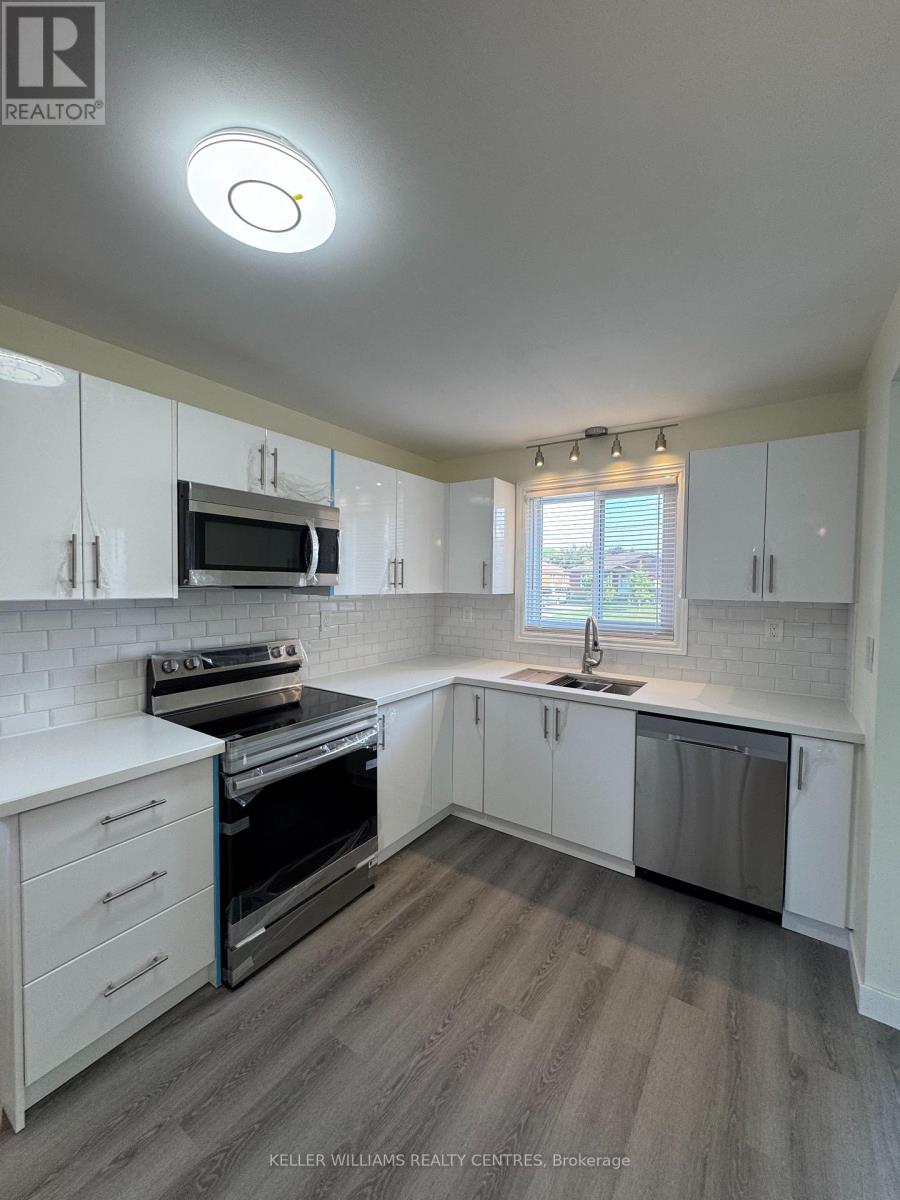 6131 Valley Way, Niagara Falls, Ontario  L2E 1X9 - Photo 4 - X12208893