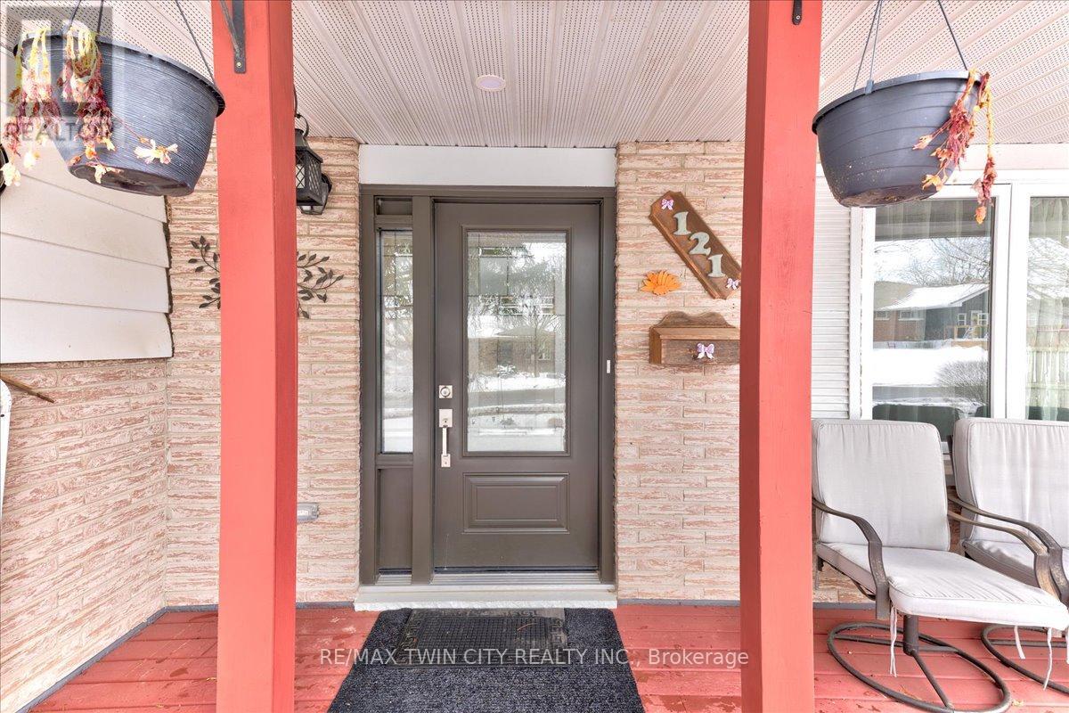 121 Melita Street, Ingersoll, Ontario  N5C 3T3 - Photo 6 - X12209125