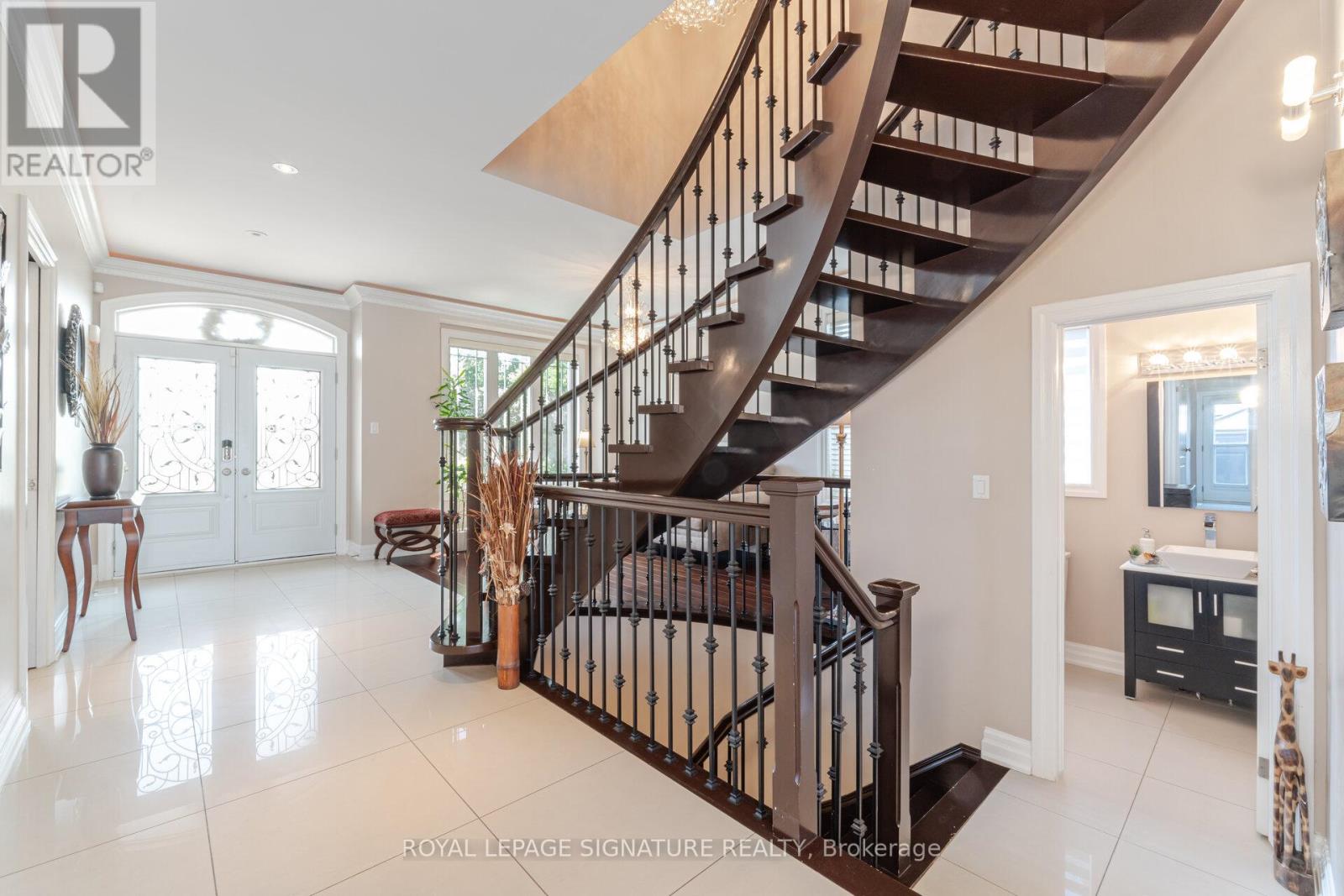 64 Seabreeze Crescent, Hamilton, Ontario  L8E 5C9 - Photo 26 - X12209130