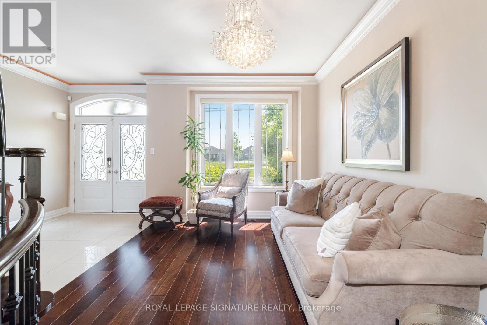 64 Seabreeze Crescent, Hamilton, Ontario  L8E 5C9 - Photo 7 - X12209130