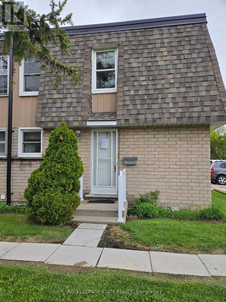 4 - 153 Limeridge Road W, Hamilton, Ontario  L9C 2V3 - Photo 3 - X12209138