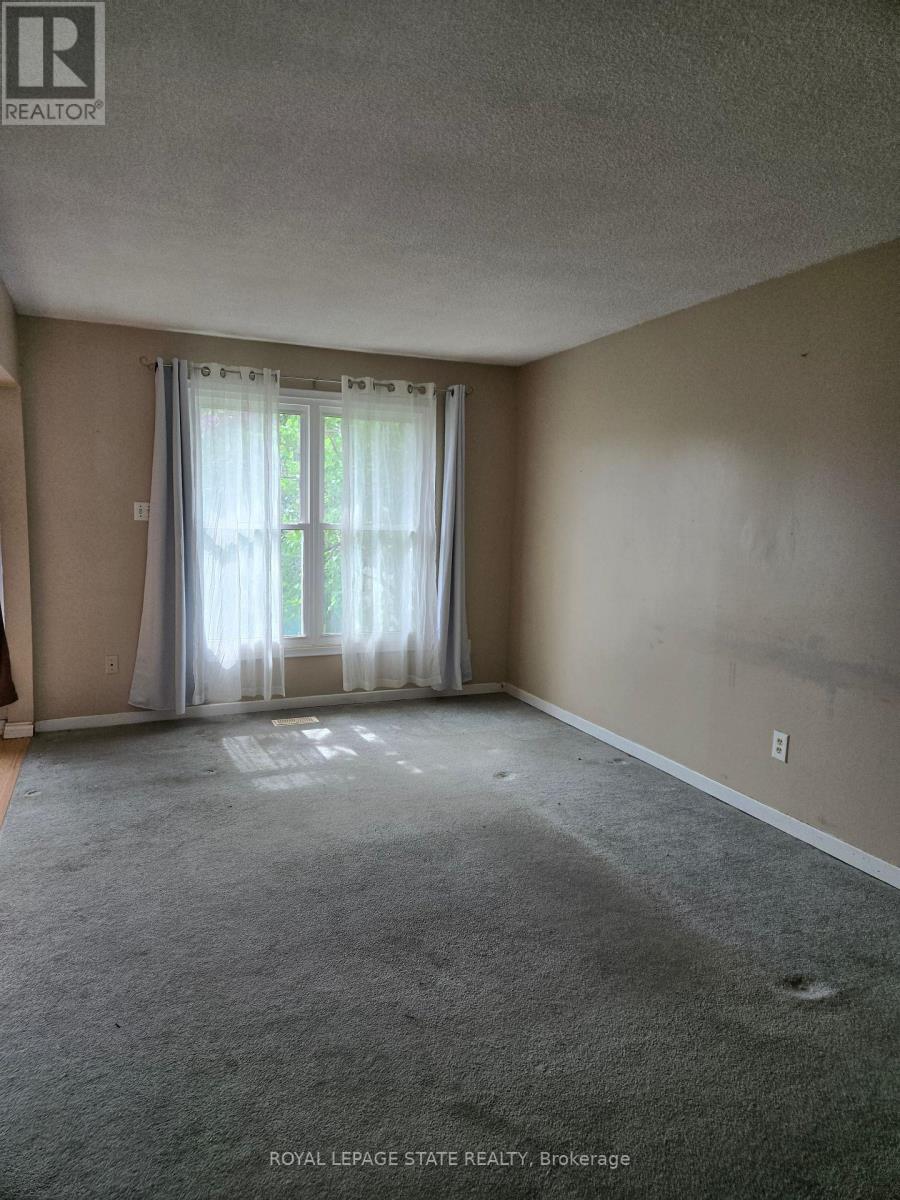 4 - 153 Limeridge Road W, Hamilton, Ontario  L9C 2V3 - Photo 5 - X12209138