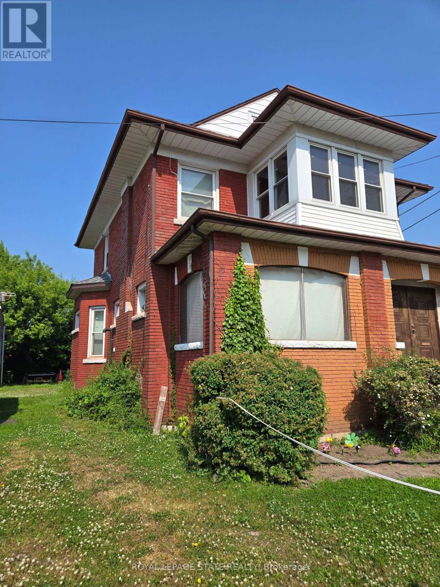 4689 Crysler Avenue, Niagara Falls, Ontario  L2E 3V7 - Photo 2 - X12209143